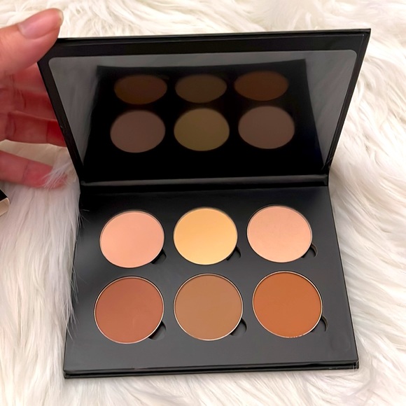 Brand New Anastasia Light to Medium Contour Kit - Picture 2 of 3